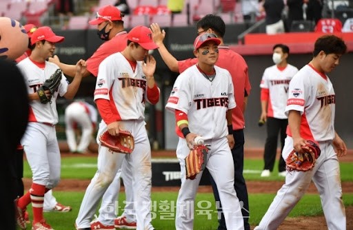 6월 11일 KBO 승부예측 | SSG 랜더스 vs KIA 타이거즈 경기 분석 해설 | 승무패 픽스터 -cboard